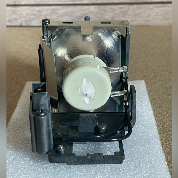 Rembam POA-LMP132 Premium Quality Replacement Projector Lamp New - Picture 3 of 8